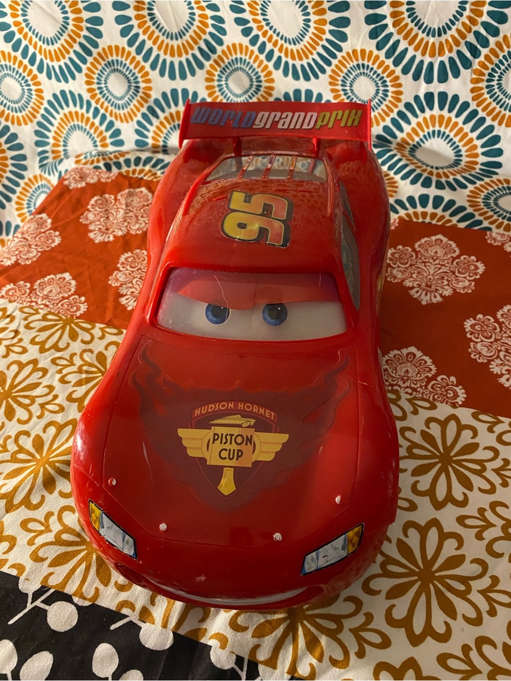 Cars Lightning McQueen Red Piston Cup Toy Car